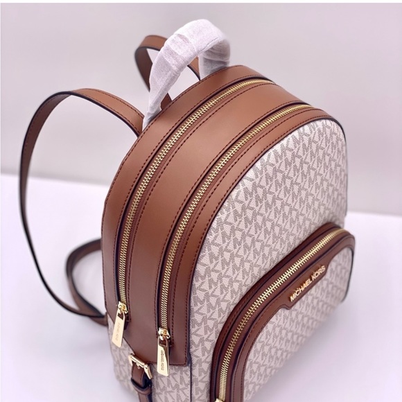 MICHAEL KORS JAYCEE MEDIUM
BACKPACK VANILLA - Picture 6 of 14